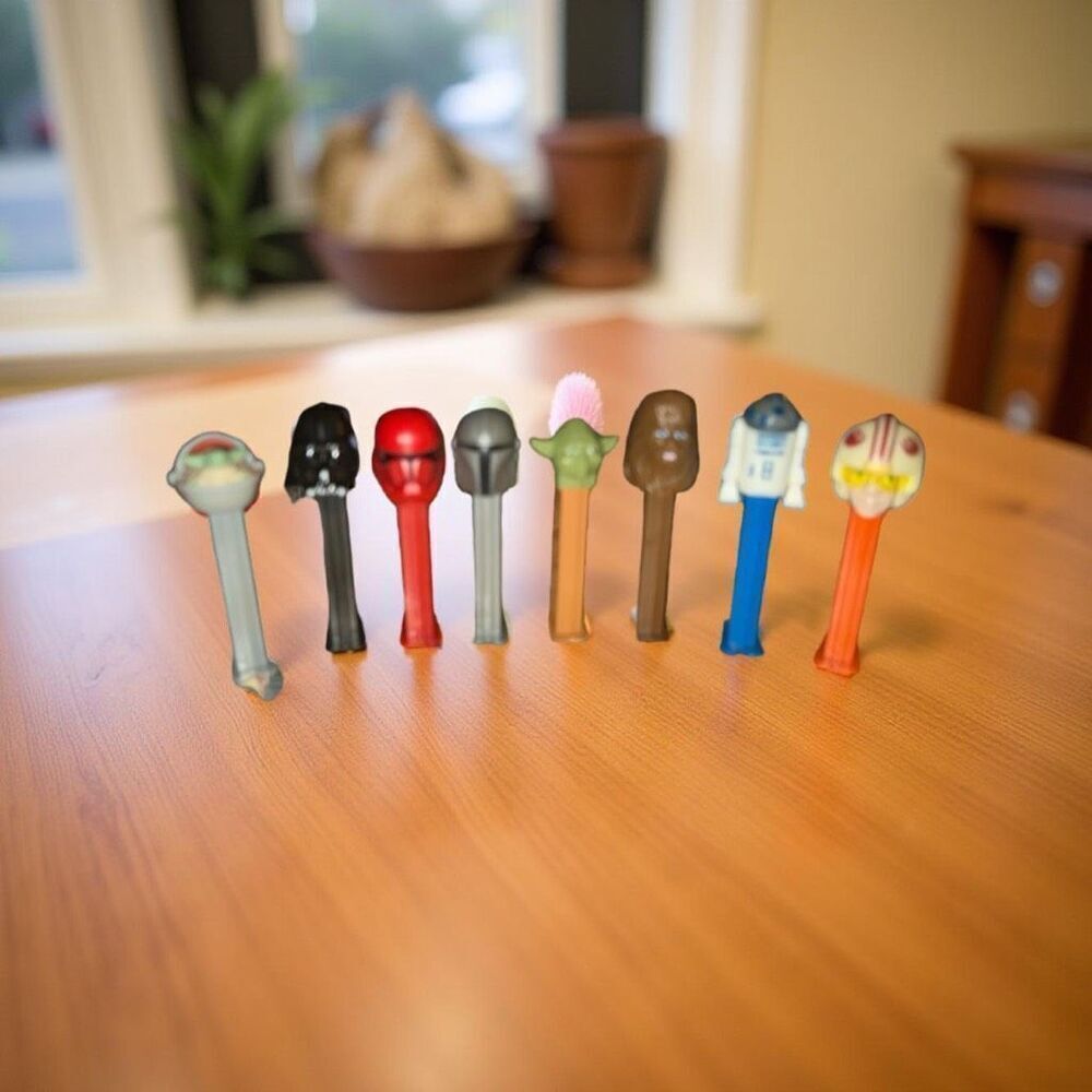 8 Star Wars Pez Dispenser Yoda, X Wing Luke Darth Vader, Sith Trooper Chewey B10